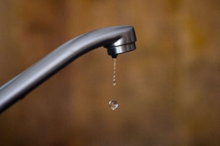 ادامه‌دار بودن قطعی آب در تبریز؛ خالی شدن مخازن علت اصلی